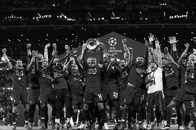 图片报：努贝尔能否留在斯图加特和他是否会大降薪有很大关系