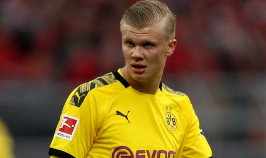 半场战报：拜仁3-0勒沃库森，格纳布里、雅克松破门（上半场拜仁3-0领先勒沃库森，格纳布里、雅克松相继破门）