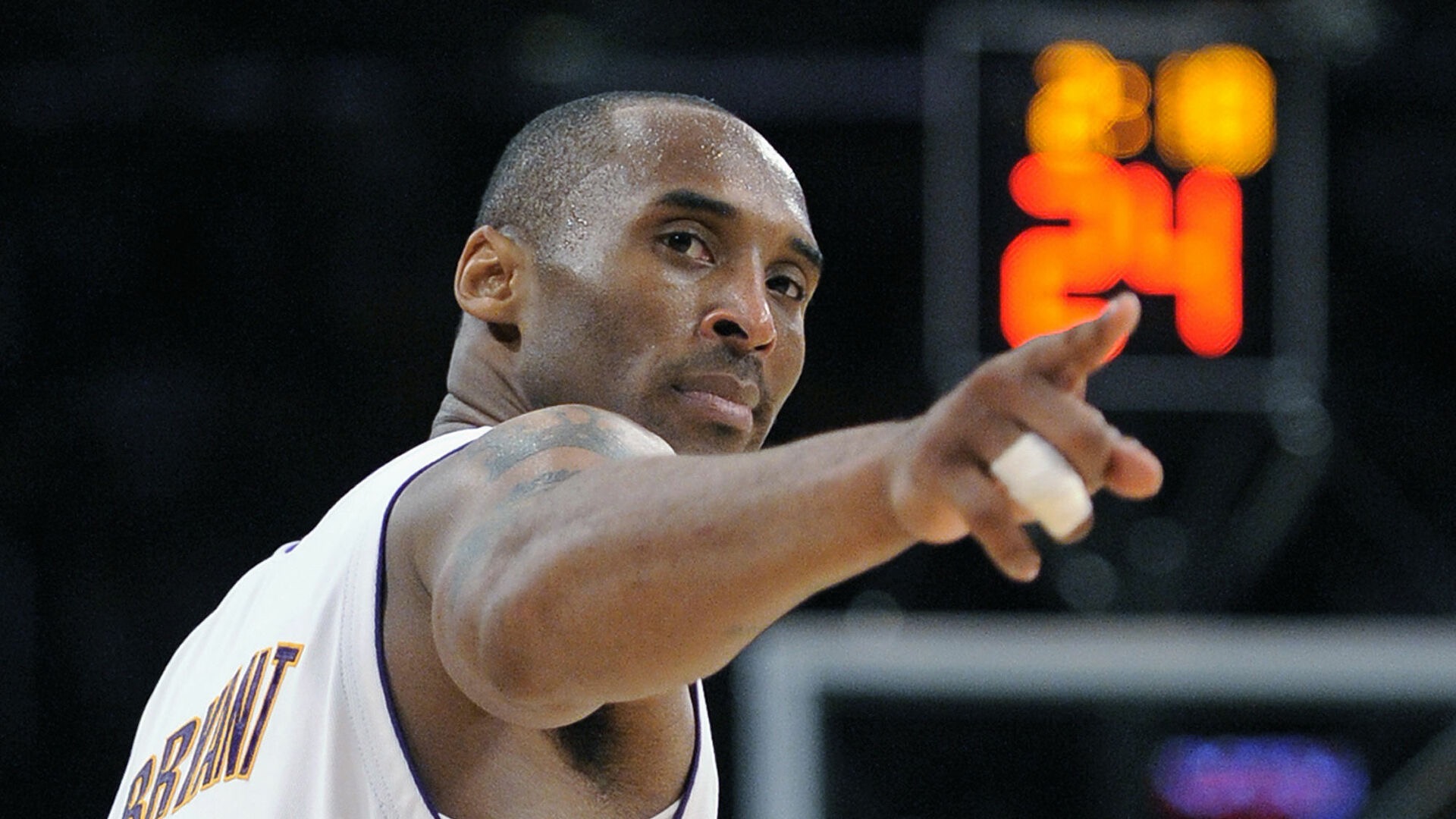 再见伊森！火箭、开拓者酝酿4换1交易，2米03前锋空降休斯顿（火箭与开拓者拟定4换1，2米03锋线空降休城，伊森告别在即）