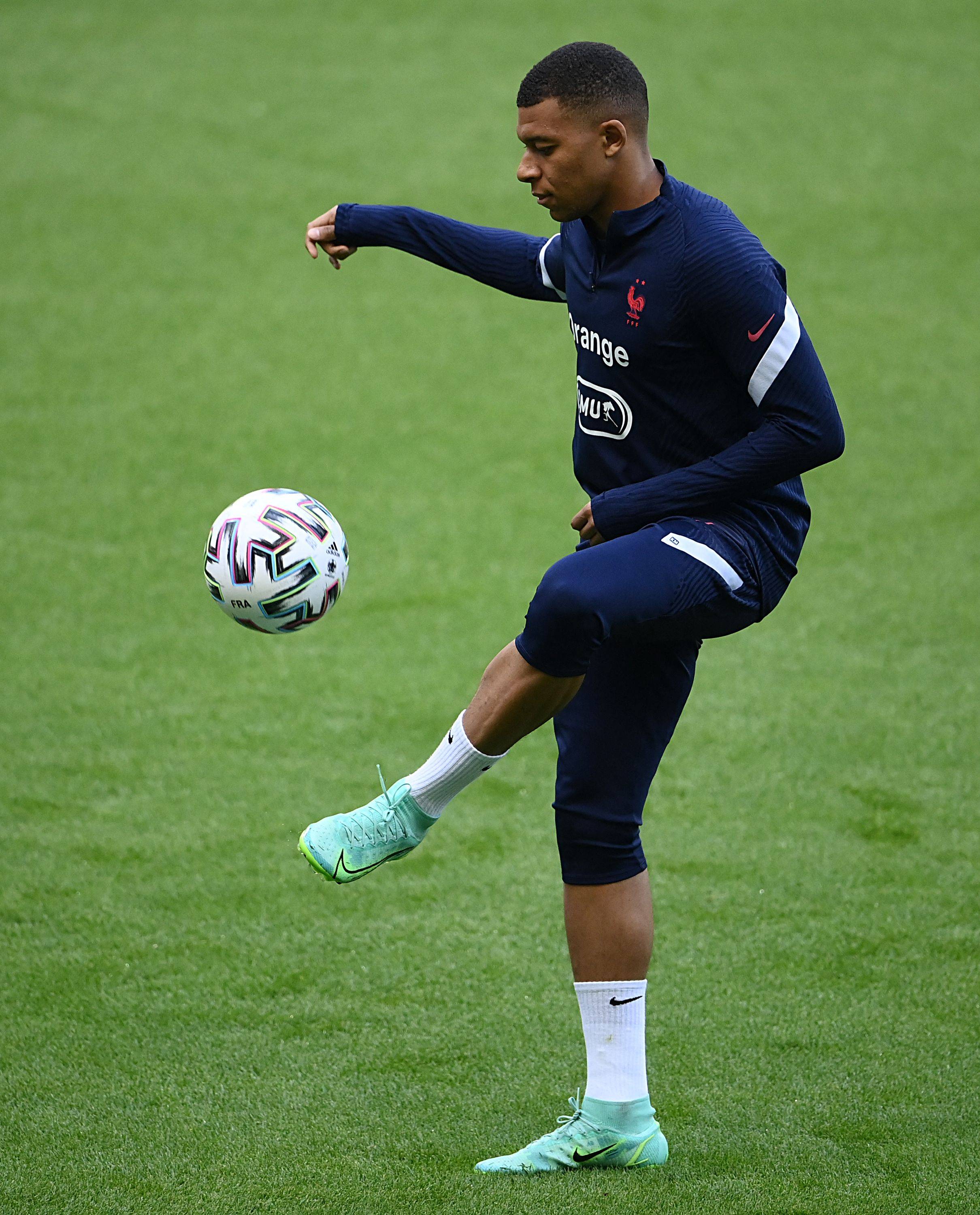 经纪人：因西涅仍配得上高水平联赛，拉齐奥对他感兴趣（经纪人：因西涅仍具顶级联赛实力，拉齐奥有意引进）