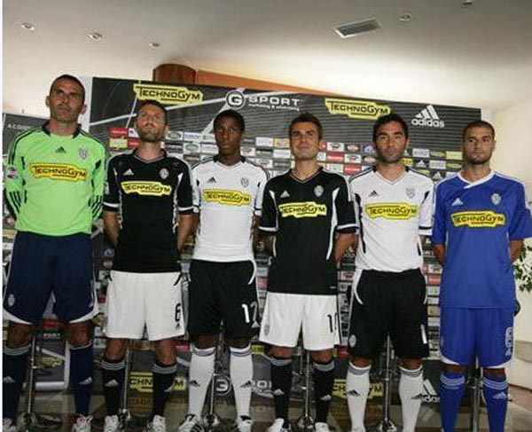 球星打入赛季第10球，状态稳步提升（球星收获赛季第10球，状态持续走高）