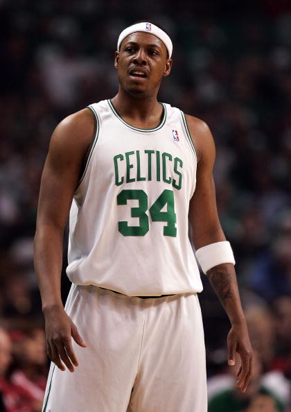 拉眼角引发争议的全北助教宣布辞职，此前因种族歧视被判禁赛5场（因拉眼角争议、涉种族歧视被禁赛5场的全北助教宣布辞职）