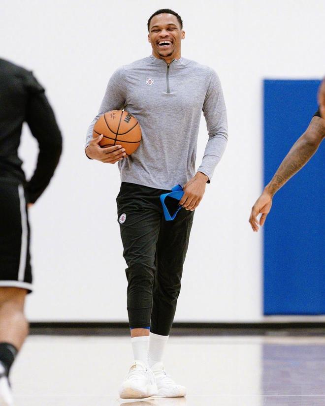 黄健翔：我们的女足与强队之间最大的差距就是身体条件（黄健翔：女足与强队最大差距在身体素质）