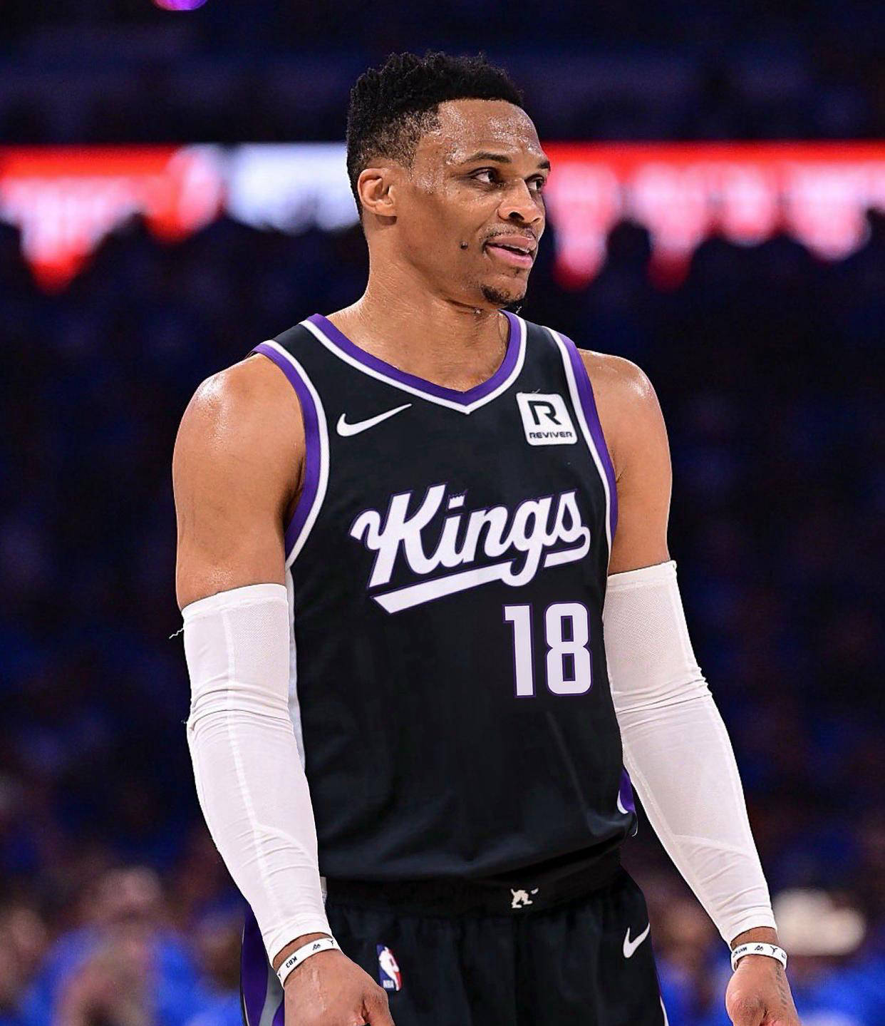 曼城对阵水晶宫，争夺英超争四及争冠席位，双方势均力敌，比赛充满看点。（曼城对决水晶宫：英超争四与争冠焦点战，双方势均力敌看点十足）